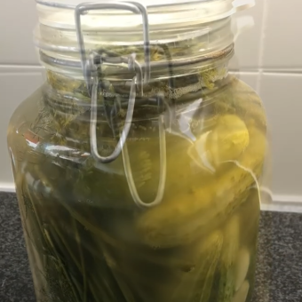 Essayez la fermentation pour conserver les aliments! - la recette pour ogórki kiszone.